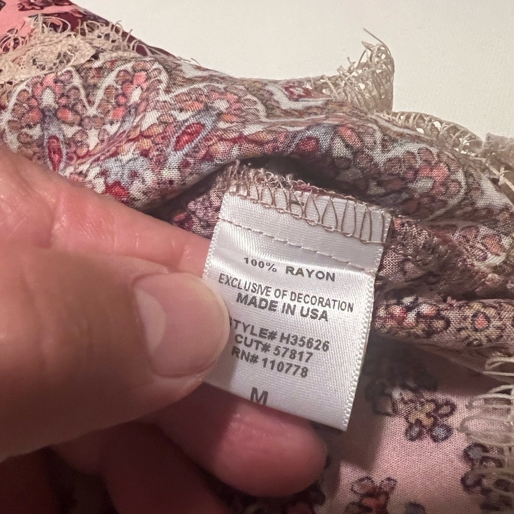 Used Condition Spade & Heart Floral Blouse Size Medium (E3) - Picture 5 of 8